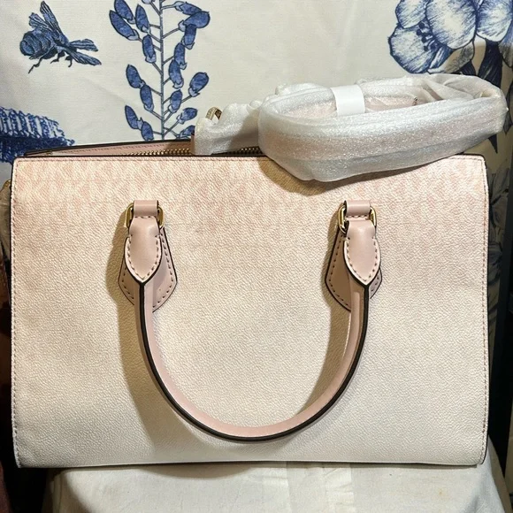 Michael Kors Winnie Pooh Satchel w/ Crossbody Strap/Valentine Gift 💝 New! - Picture 7 of 13